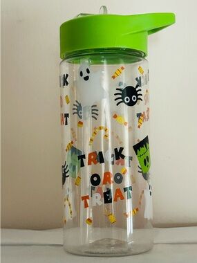 NEW!! Spooky Halloween Water Bottle With Straw-16.5 oz (NWT)